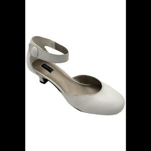 Array Women's Charlie Pump White - Wide